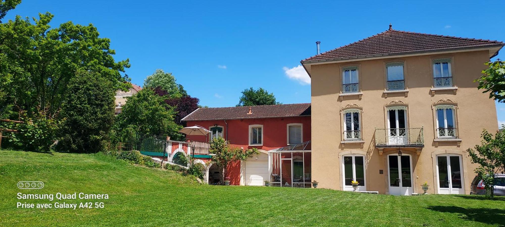 Maison Letrat ลาตูร์-ดู-แปง ภายนอก รูปภาพ